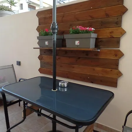 Ellis With Private Entrance And Veranda