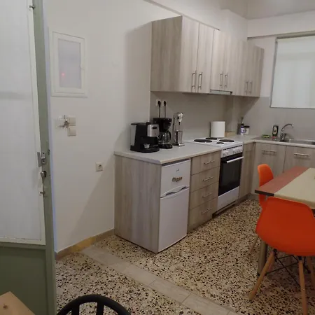 Ellis With Private Entrance And Veranda * Chania (Crete)