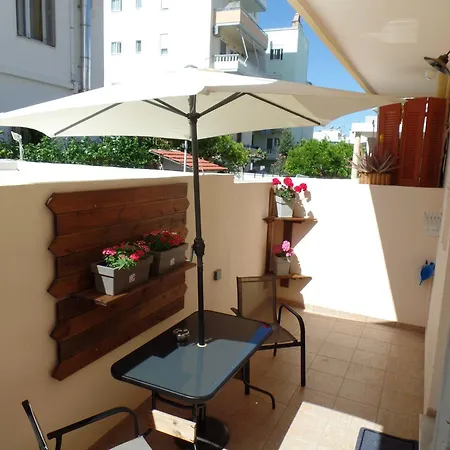 Ellis With Private Entrance And Veranda *