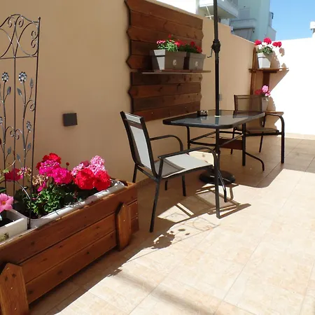 Ellis With Private Entrance And Veranda