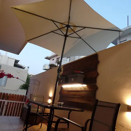 Ellis With Private Entrance And Veranda Apartment *