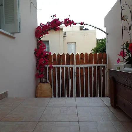 Apartment Ellis With Private Entrance And Veranda