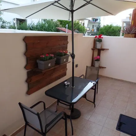 Ellis With Private Entrance And Veranda *